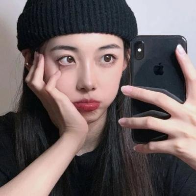 百变小姬子 海报